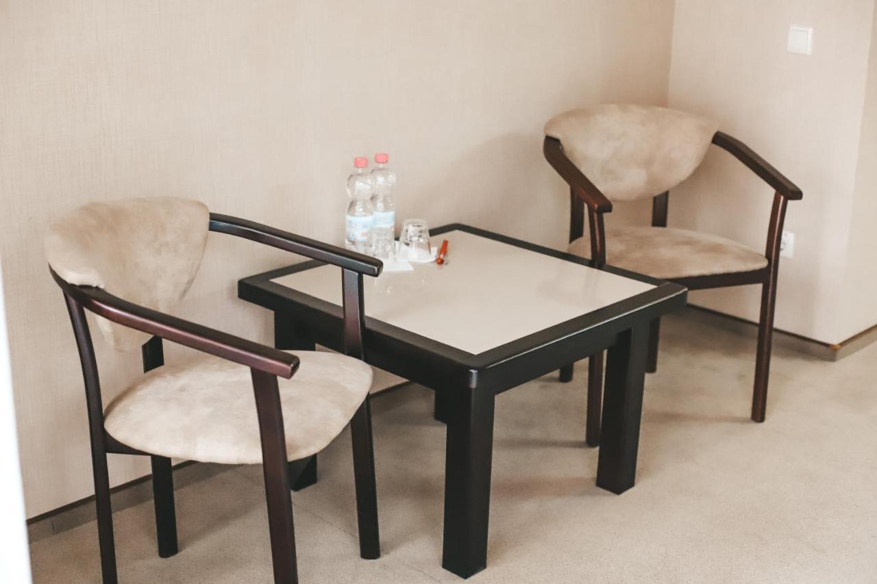 Georg Palace Hotel Chernivtsi Ngoại thất bức ảnh