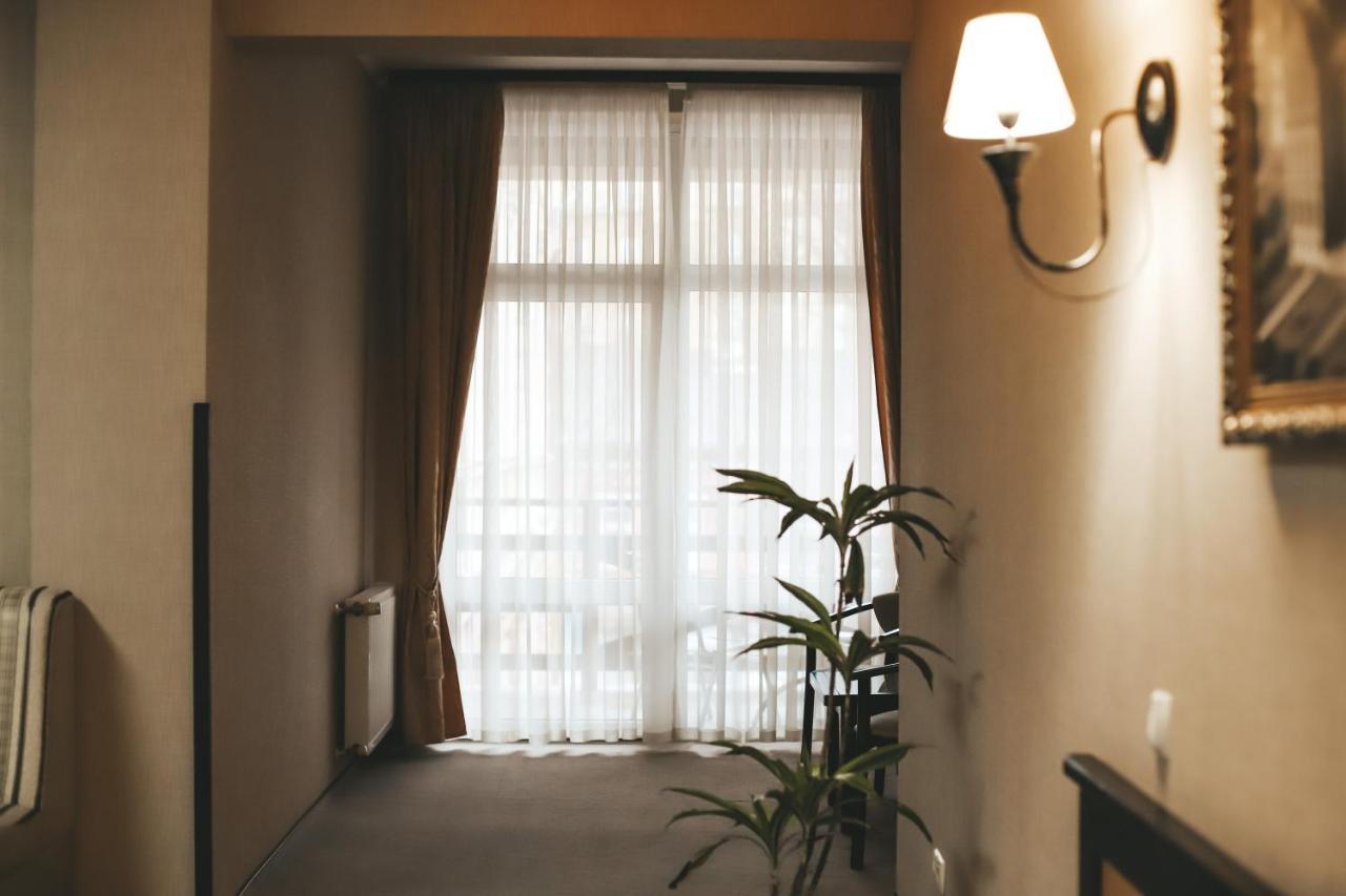 Georg Palace Hotel Chernivtsi Ngoại thất bức ảnh