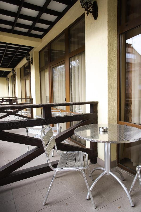 Georg Palace Hotel Chernivtsi Ngoại thất bức ảnh