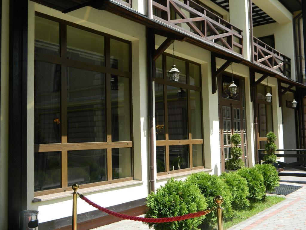 Georg Palace Hotel Chernivtsi Ngoại thất bức ảnh