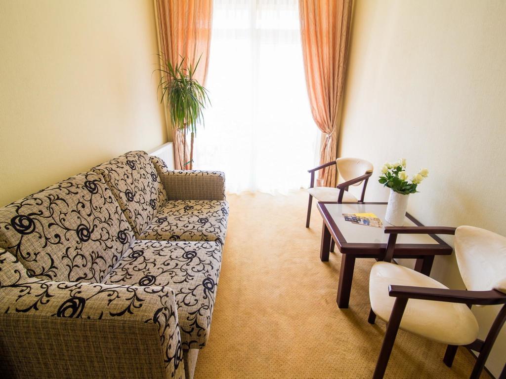 Georg Palace Hotel Chernivtsi Phòng bức ảnh